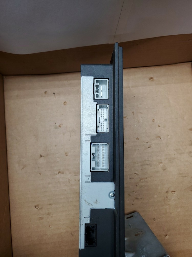2009-2011 Landrover Xf Amplfier