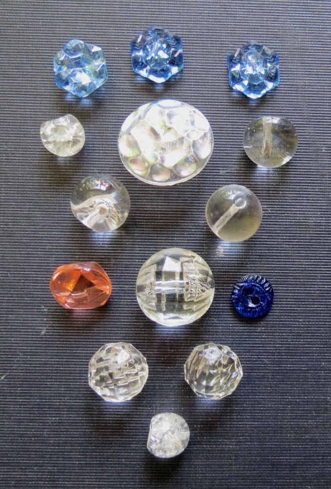 14 VINTAGE GLASS BUTTONS
