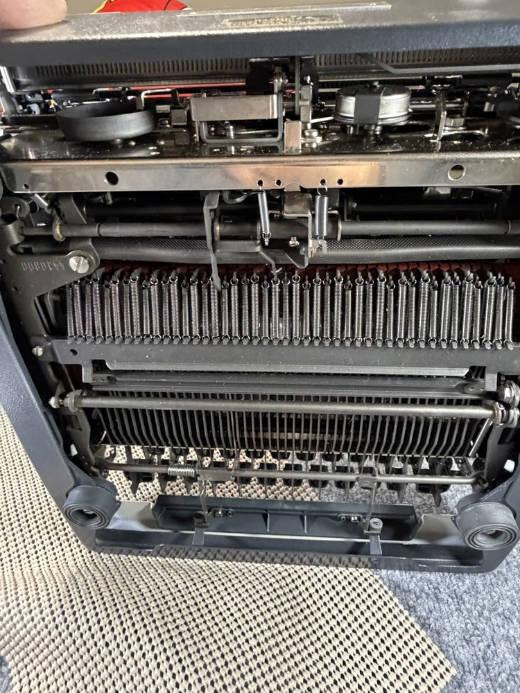 OLYMPIA De Luxe SM-9 Excellent Condition