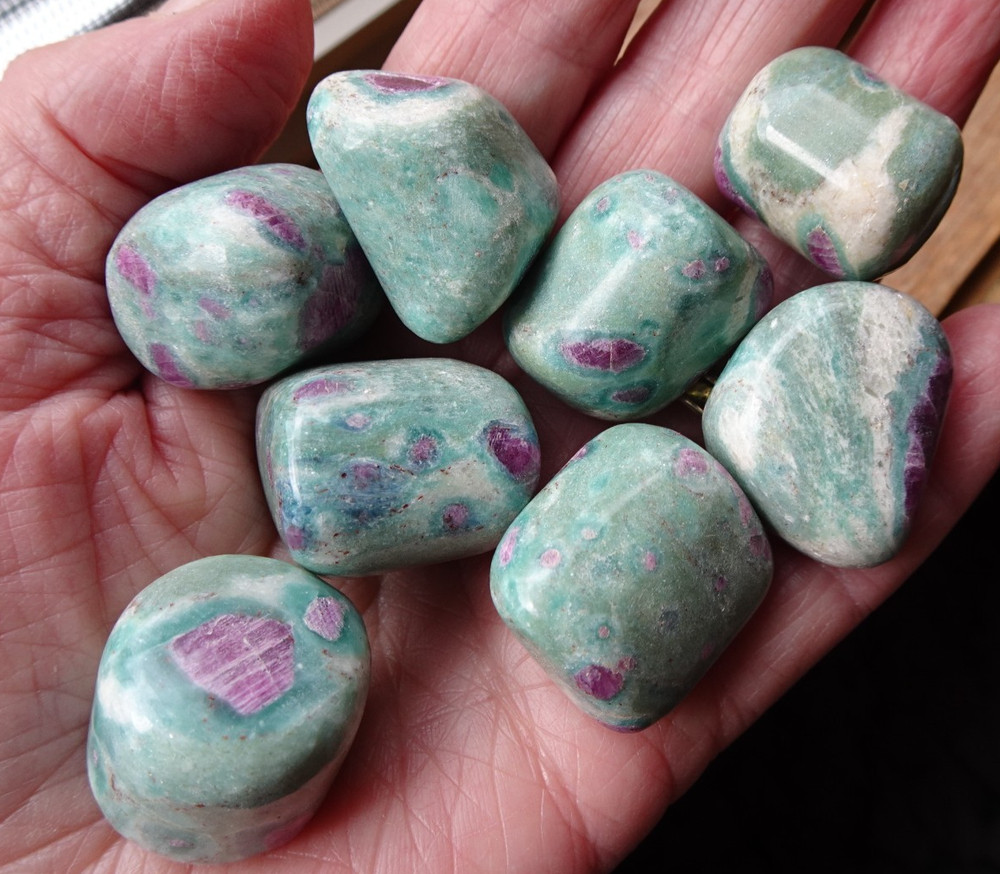 Ruby Fuchsite - 8 Medium Tumbled Stones - India rt760