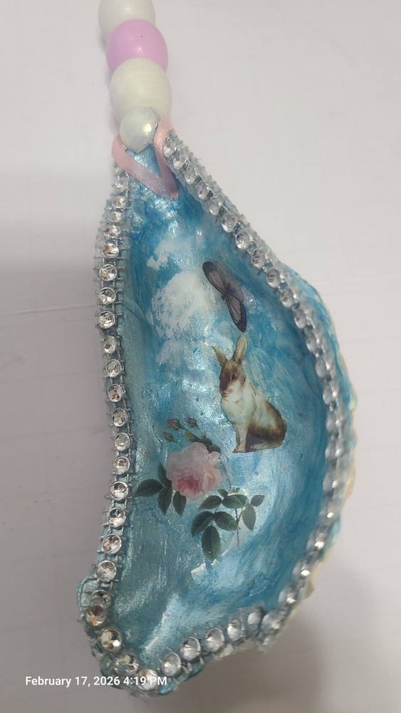 Spring Decor (5) Oyster Shells Hand Painted great for your Spring Decorating