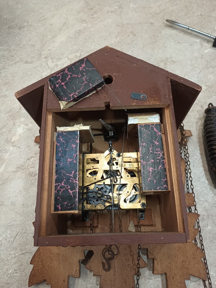 Black Forest Three Bird Cuckoo Clock 8-Day Mdl.25 Weights Driven Keeps Time Read