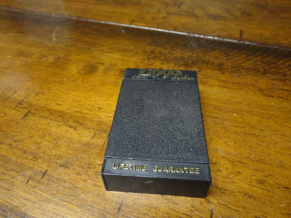 ZIPPO TRICKS ZIPPO LIGHTER MINT IN BOX 2003