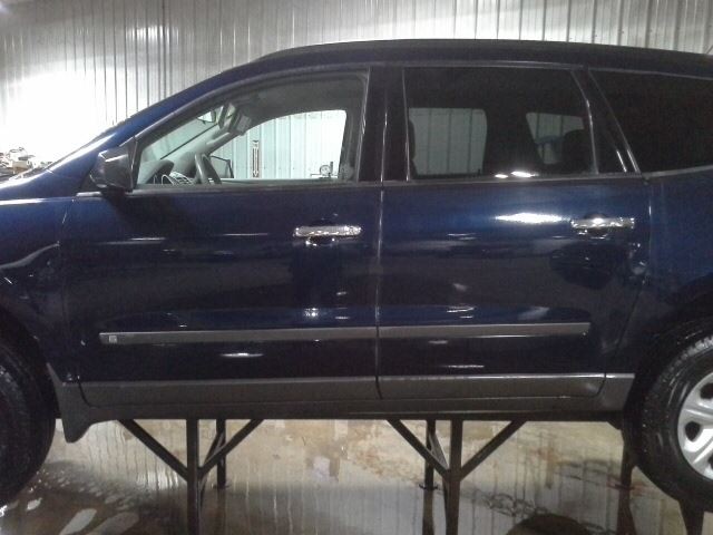 2009 Chevy Traverse Passenger Front Headrest Only Gray Cloth