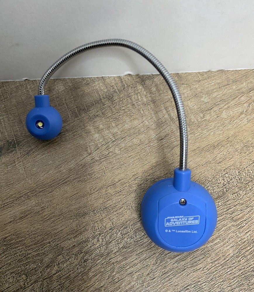 Star Wars R2-D2 Clip On LED Blue Reading Book Light Works