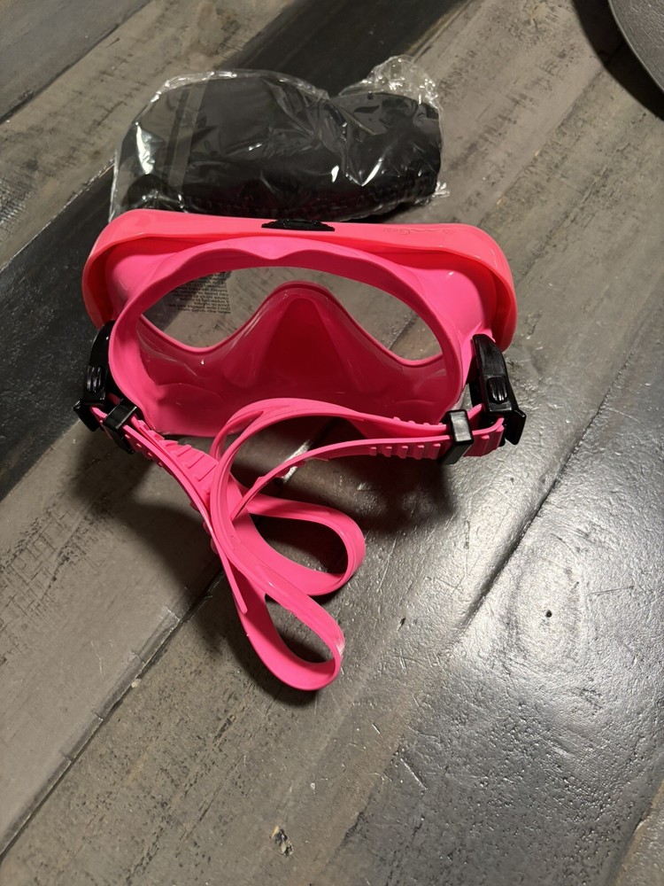 swim snorkel goggles