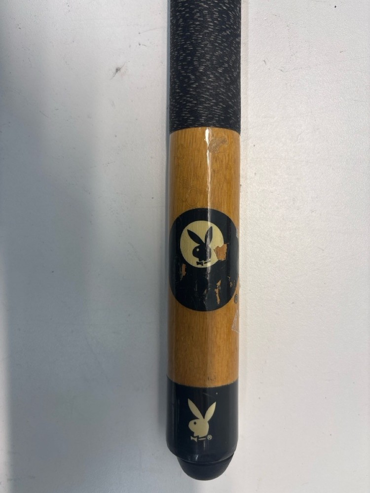 PRE-OWNED PLAYBOY POOL CUE (P23009101)