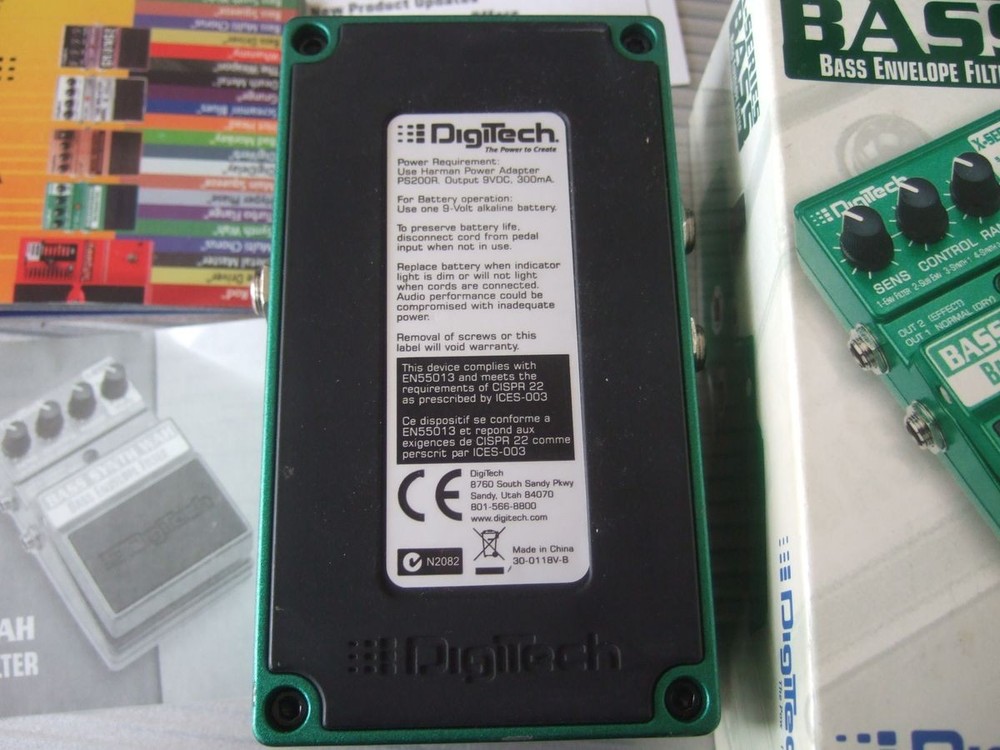 Complete with accessories DigiTech BASS SYNTH WAH DigiTech