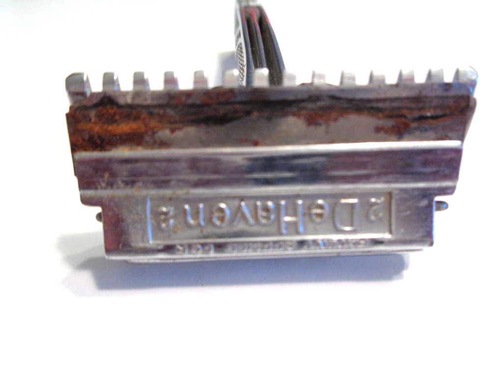 VINTAGE DeHAVEN MODEL NO. 3 RAZOR IN BAKELITE/CELLUOID CASE