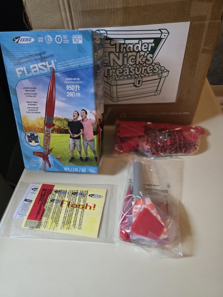 ESTES FLASH MODEL ROCKET LAUNCH SET- LEVEL 2 -NEW Open Box