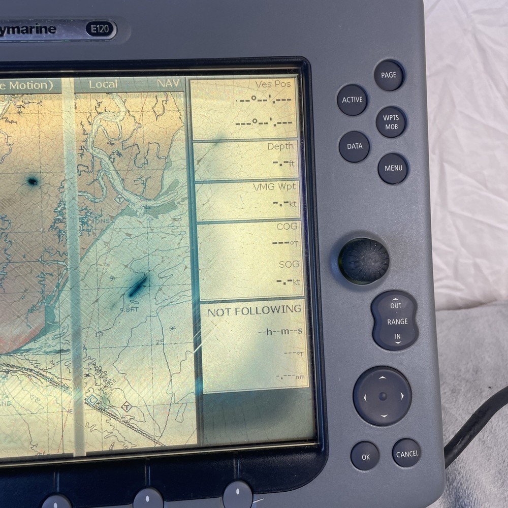 RAYMARINE E120 E02013 GPS CHART PLOTTER FISHFINDER RADAR MFD w/ COVER See Desc**