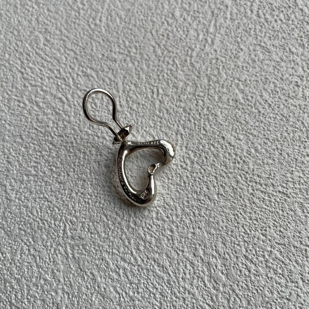 TIFFANY earring, single earring, heart design.
