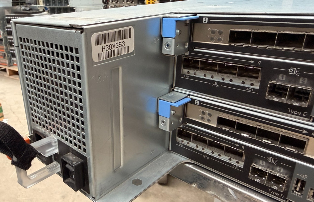 Dell EMC SC5020 Storage Array | No HDDS | 2x Storage Controllers | 2x PSU