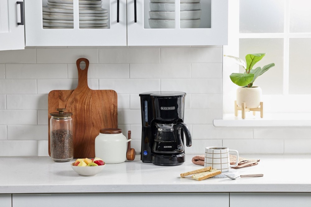 BLACK+DECKER 5-Cup Switch Coffee Maker Programmable with Timer