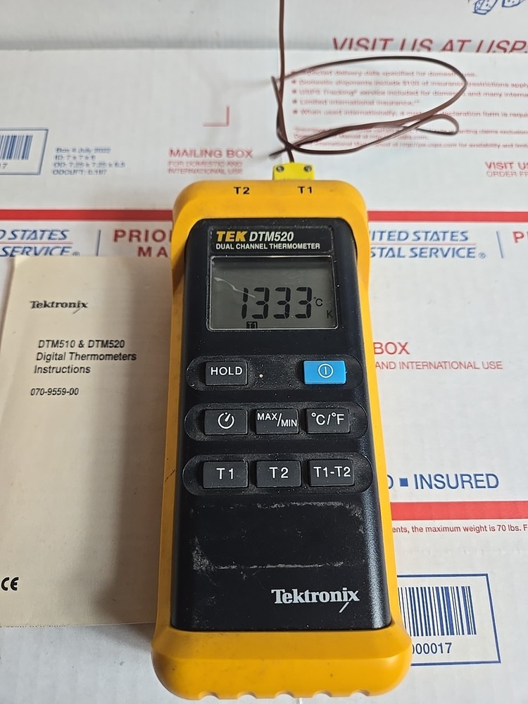 Tektronix DTM520 Dual Channel Digital Testing Thermometer