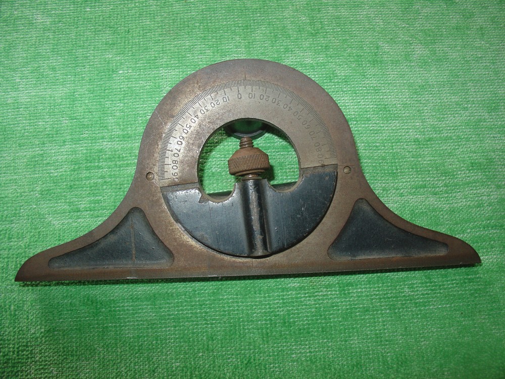 VINTAGE UNBRANDED PROTRACTOR HEAD GOOD BUBBLE MADE IN USA