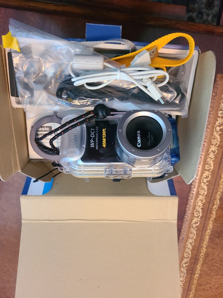 Canon PowerShot S80 Digital Camera & Water Proof Case 130 FT