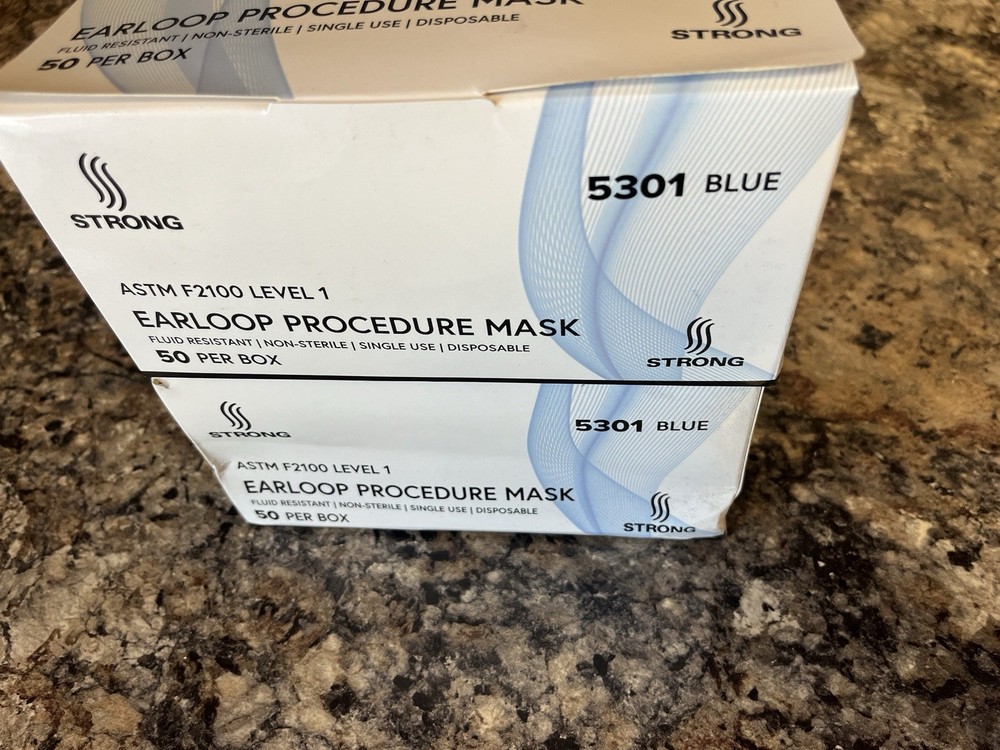 Ear loop procedure mask type 530 one blue 50 mask per box . 2 boxes, 100 mask .
