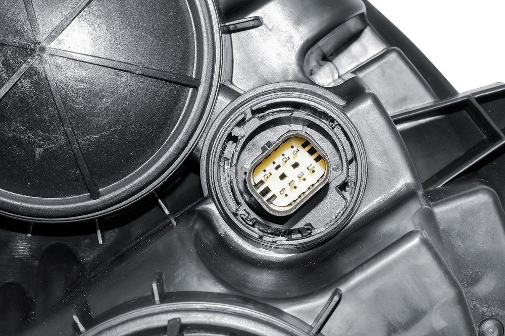 Driver Left Side Halogen Headlamp Headlight With Bulbs For 24-26 RAM Promaster