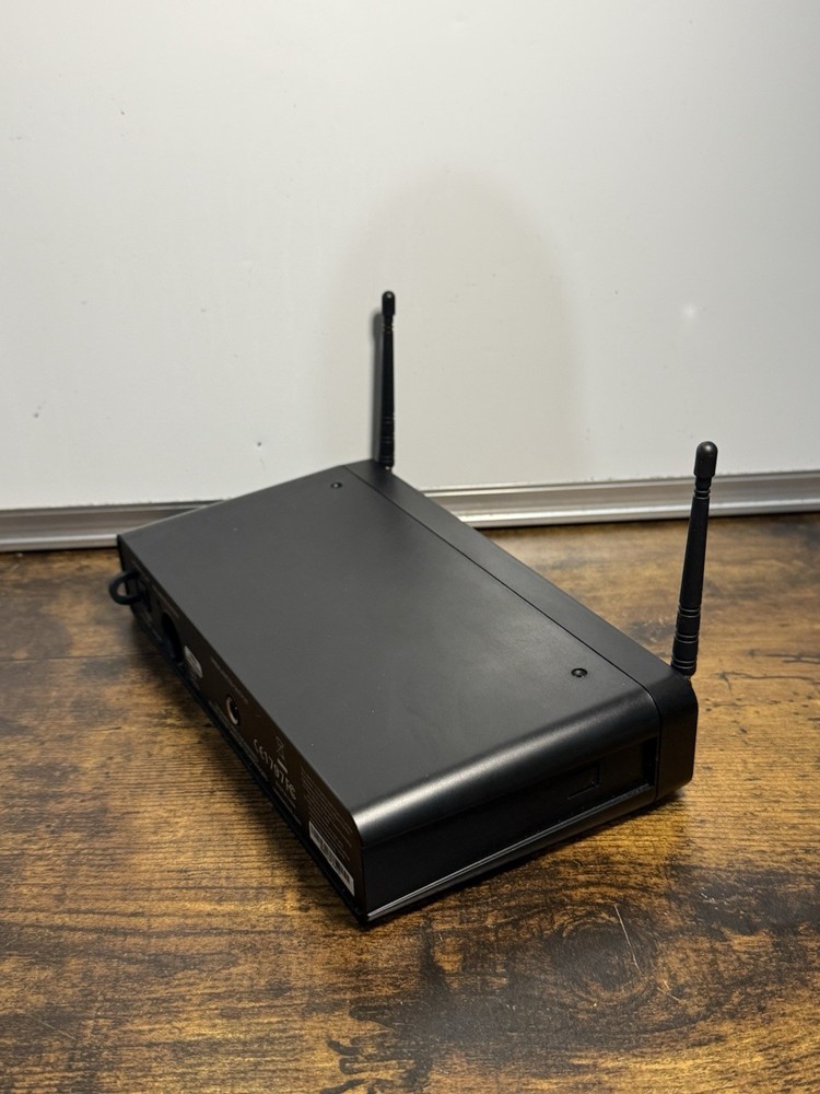 Samson CR88 Wireless Receiver w/samson cb88 transmitter & headset - Works Great!