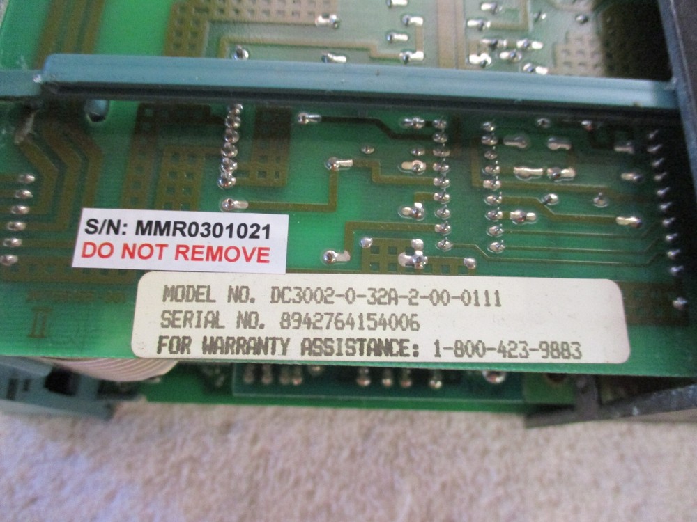 HONEYWELL TEMPERATURE CONTROLLER DC3002-0-32A-2-00-0111