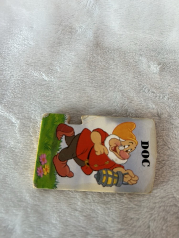 Disney Snow White 7 Dwarfs DOC Interlocking Puzzle Story Mini Book Dopey Grumpy