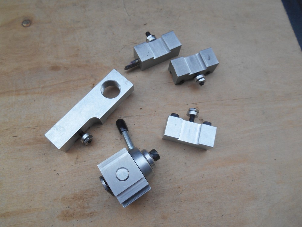 Mini lathe tool holder quick change set