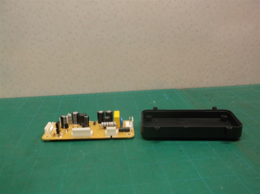 pcb with holder off a Hunter Tall Tower Air Purifier hp600