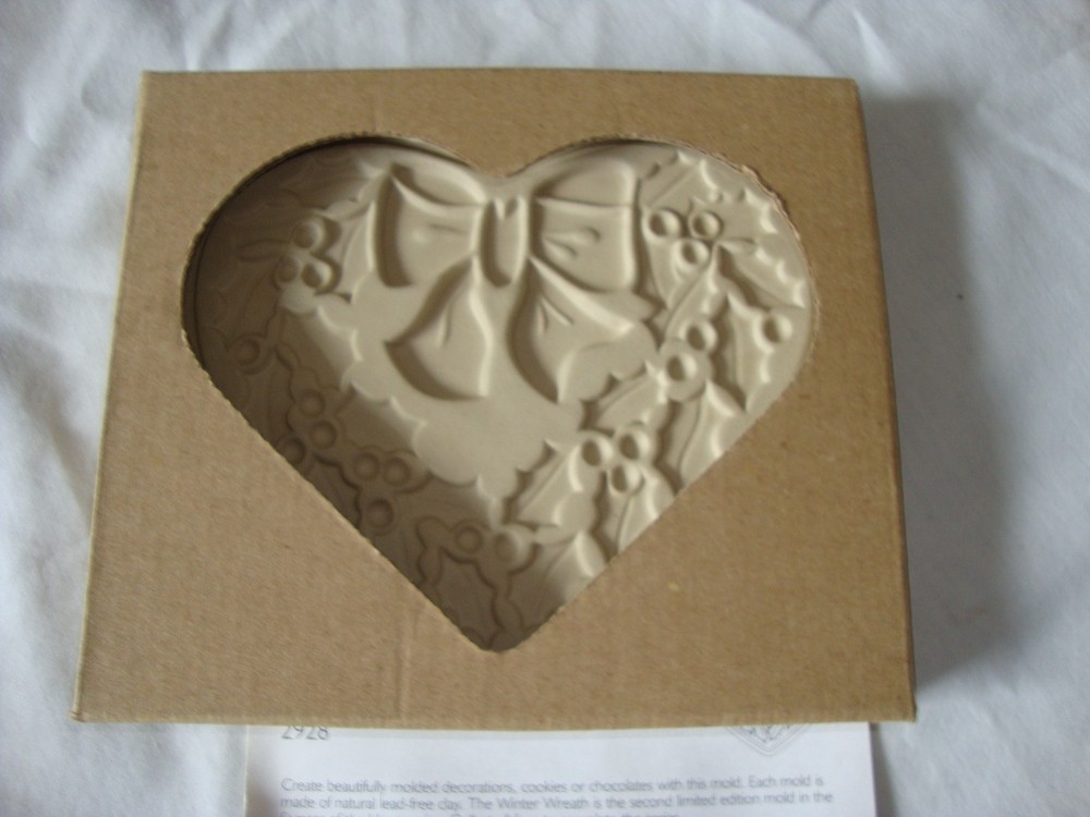 Pampered Chef Winter Wreath Stoneware Cookie Mold 2003