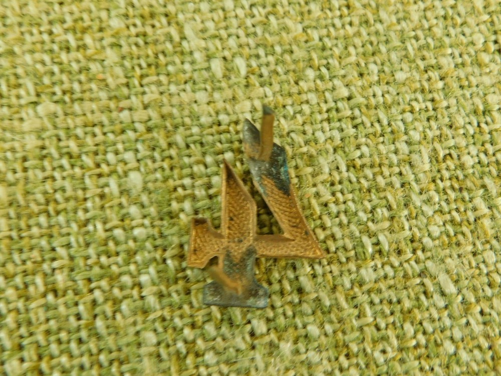 Wehrmacht "4" gold shoulder pads