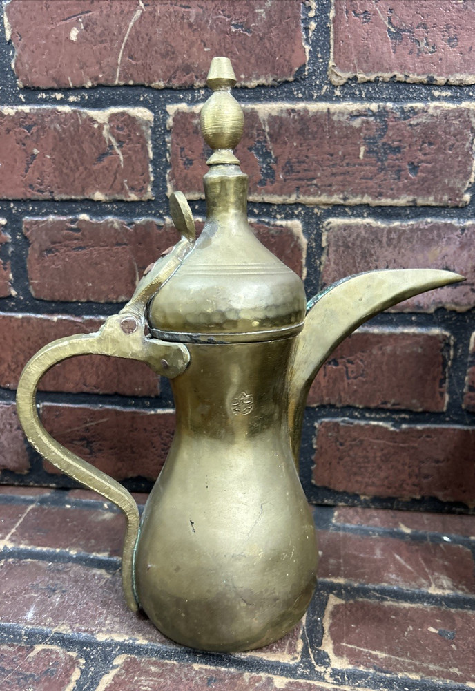 vintage middle eastern Arabic brass Dalilah coffee pot