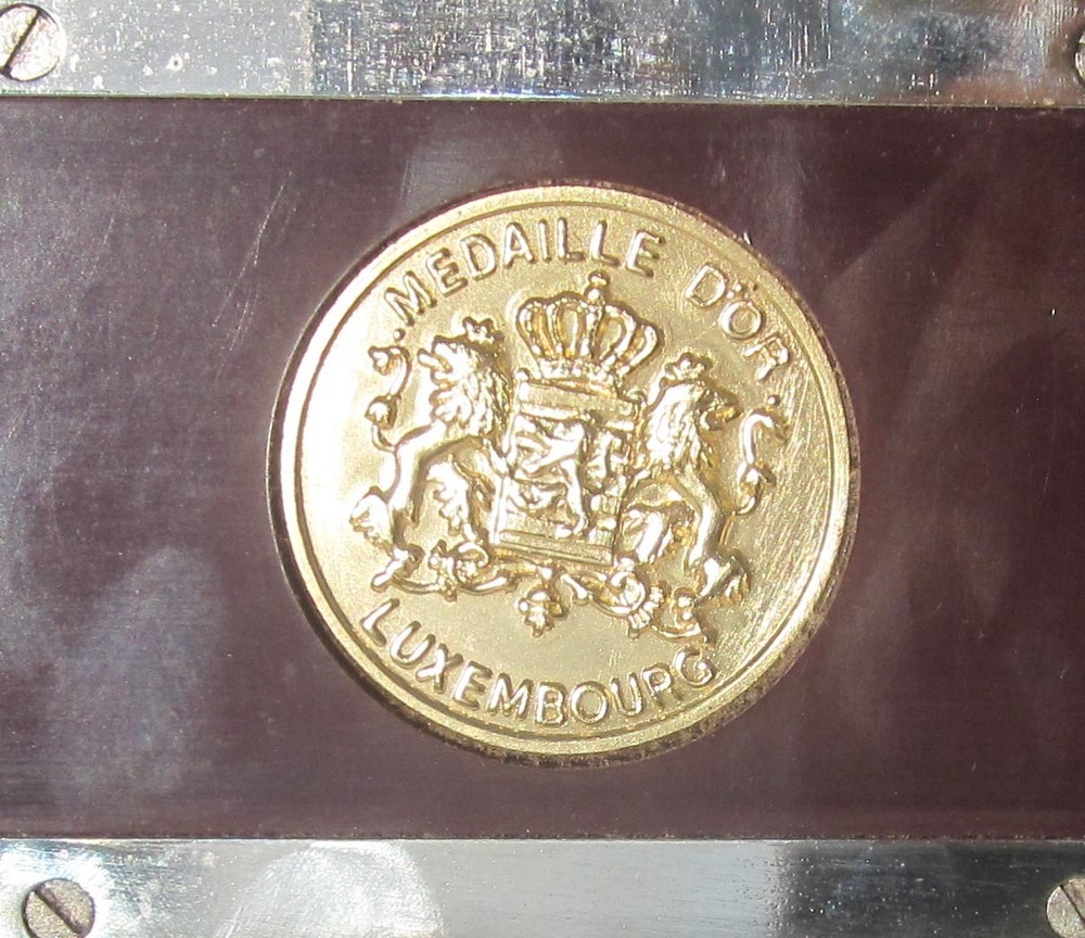 1960 Knitking Model 4500 Knitting Machine, Case, & Paperwork