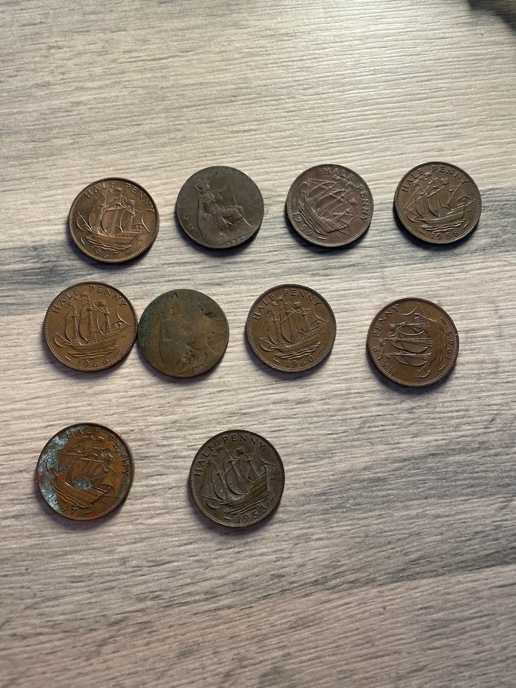 Mix Of British Half-Pennies