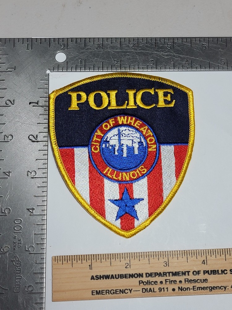 LE7 B5 Police Patch Illinois Wheaton