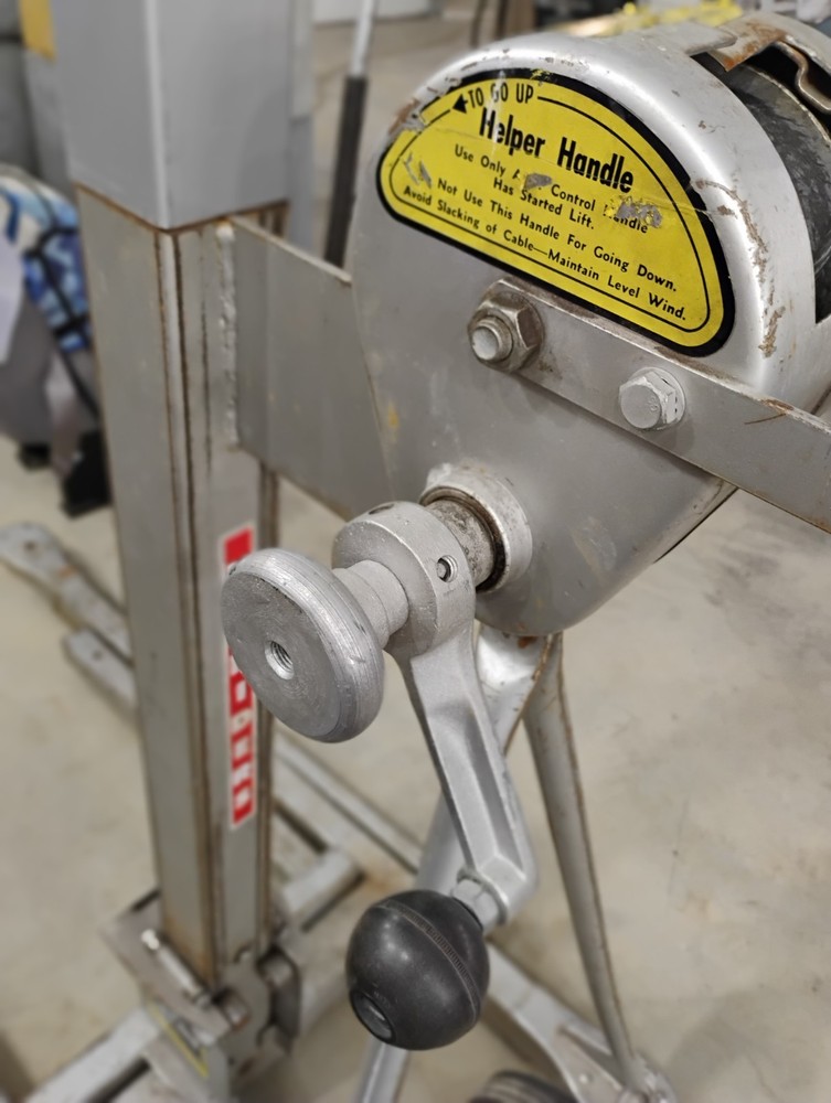 Vermette 512a Adjustable Height Material Handler Lift
