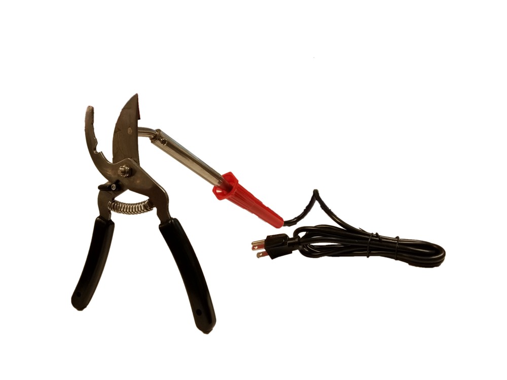 Electric Tail Docker 110 Volt Pig Cuts Cauterizes at the Same Time Tail Biting