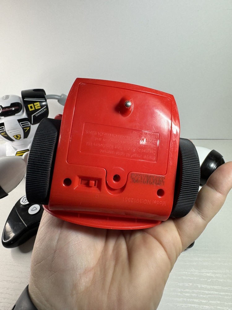 Sharper Image Remote Control Robot Set Multiplayer RC Red And White Tested