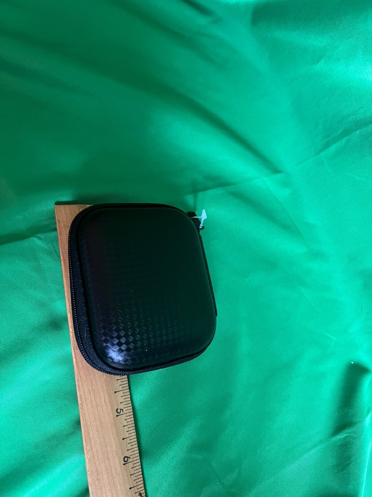 Walgreens - travel pull holder with zipper