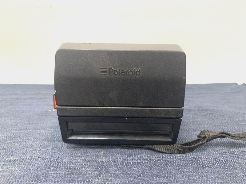 VINTAGE POLAROID ONE STEP POLAROID CAMERA