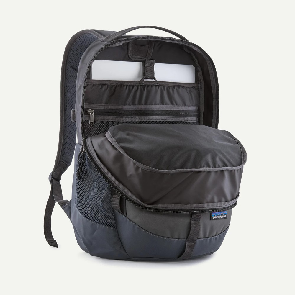Patagonia Refugio Daypack 26L/Smolder Blue