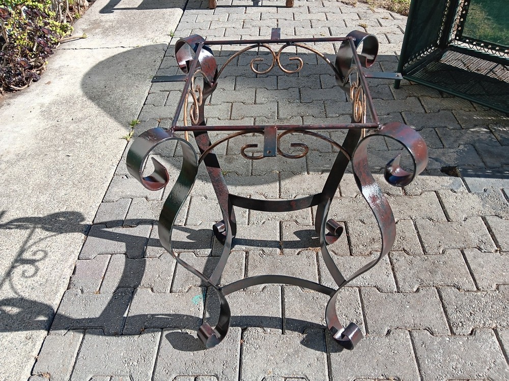 cast iron outdoor table base vintage