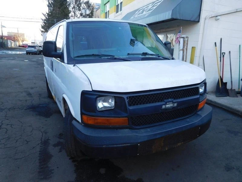 2003-2007 Chevrolet Express Van, Engine Fuse Box, OEM