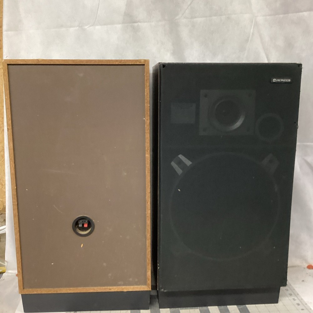 2 Pioneer Model CS-B1000 Speakers