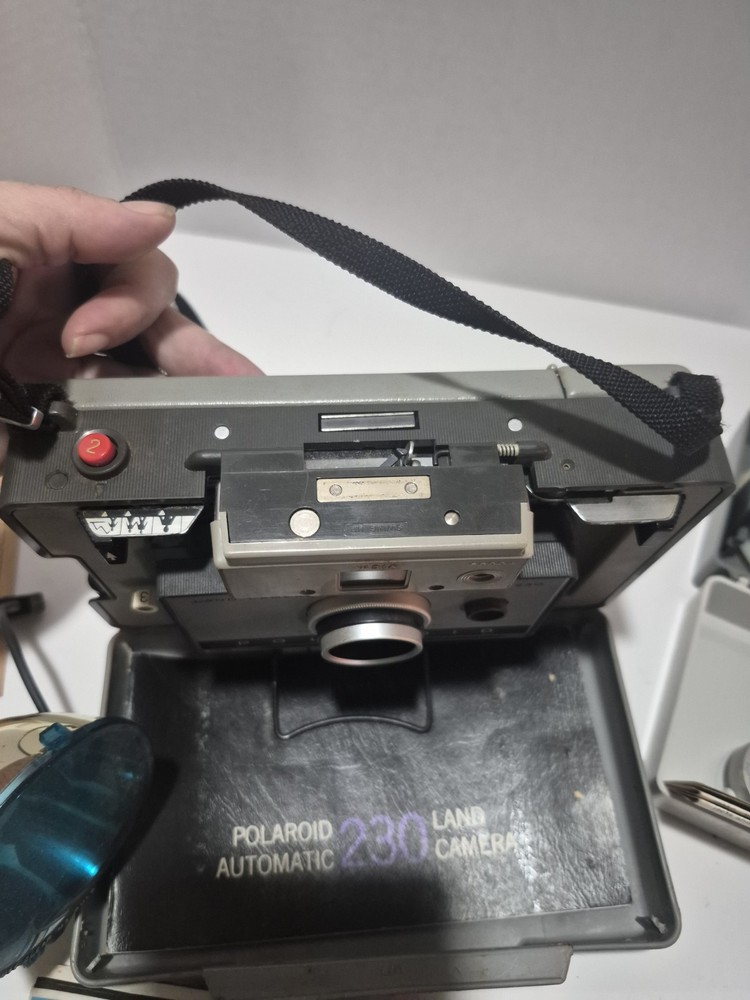 Poloroid Automatic 250 Land Camera Bundle