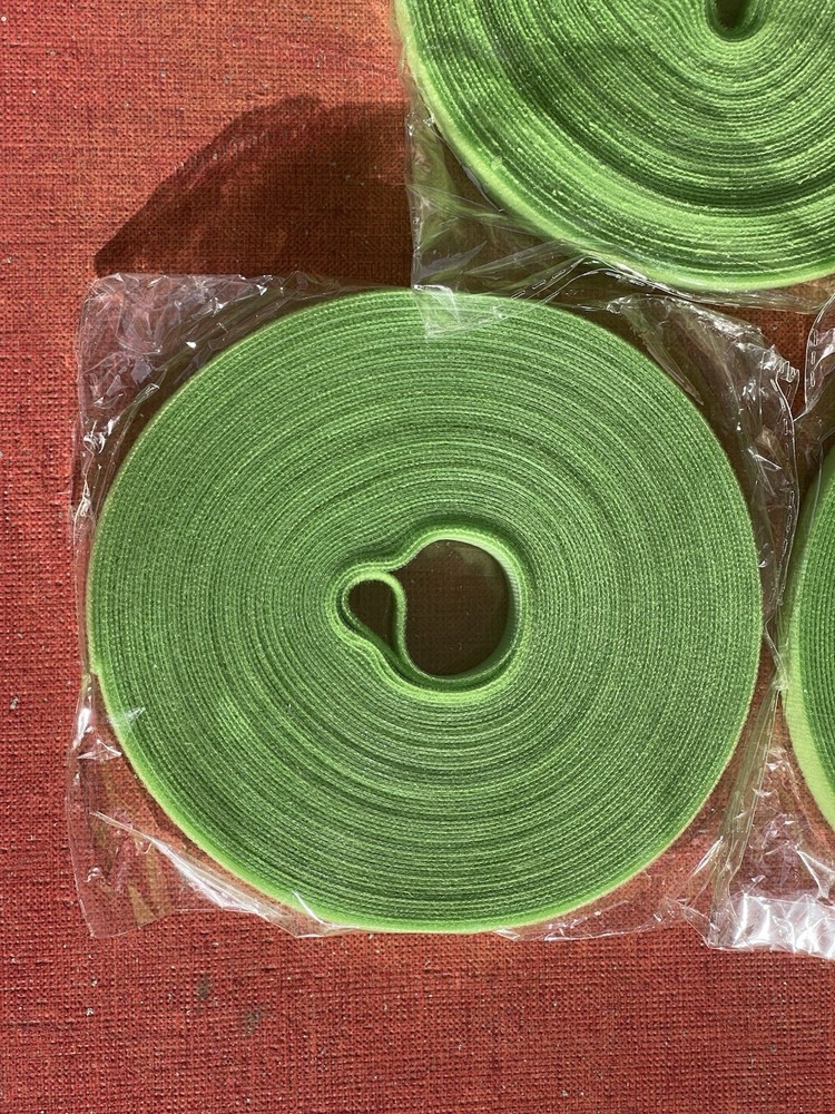 ONE WRAP HOOK AND LOOP ROLL 1/2" X 40'