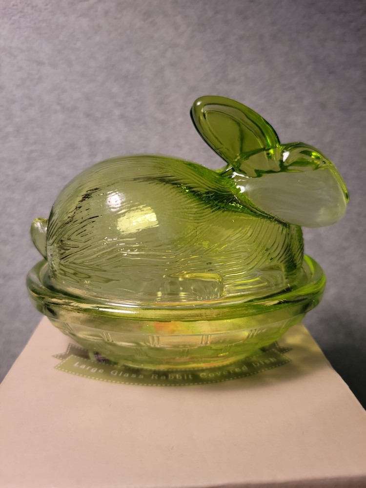 Cracker Barrel Green Bunny Rabbit Covered Dish For Candy or Nuts B3