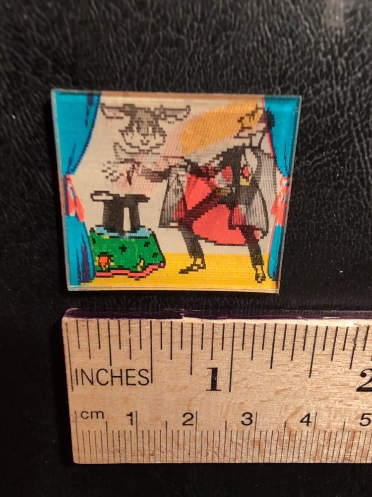 MAGIC LENTICULAR - Magician Pulls A Rabbit Out Of A Hat