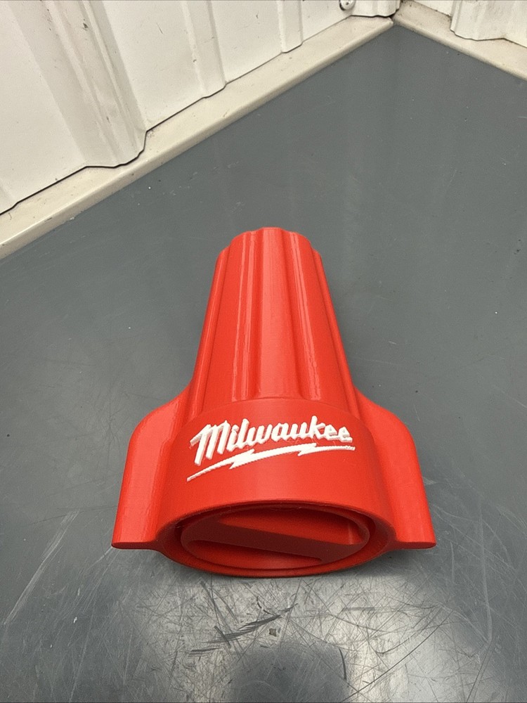 Milwaukee Winged Wire Nut Style Storage Container With Lid