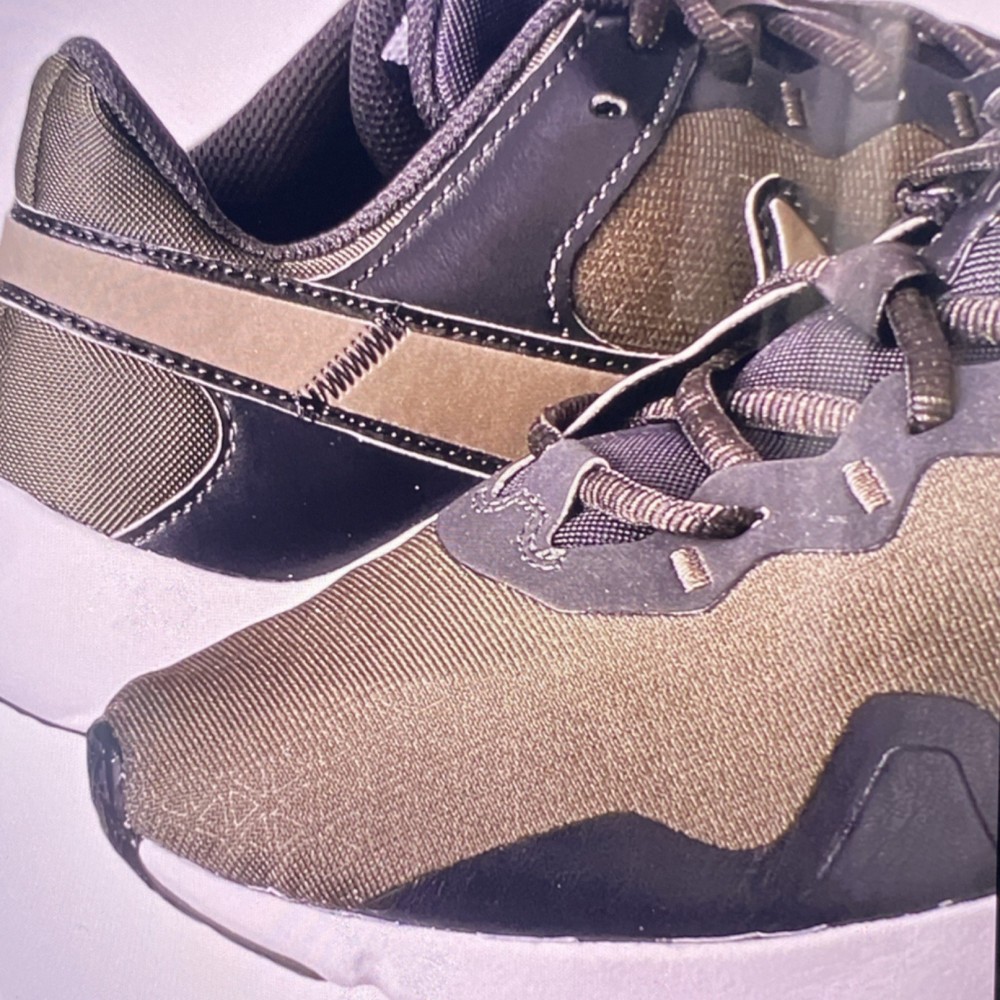 Nike Legend Essential 2 Men’s Trainers Size 13 Cargo Khaki Olive Grey Brand New