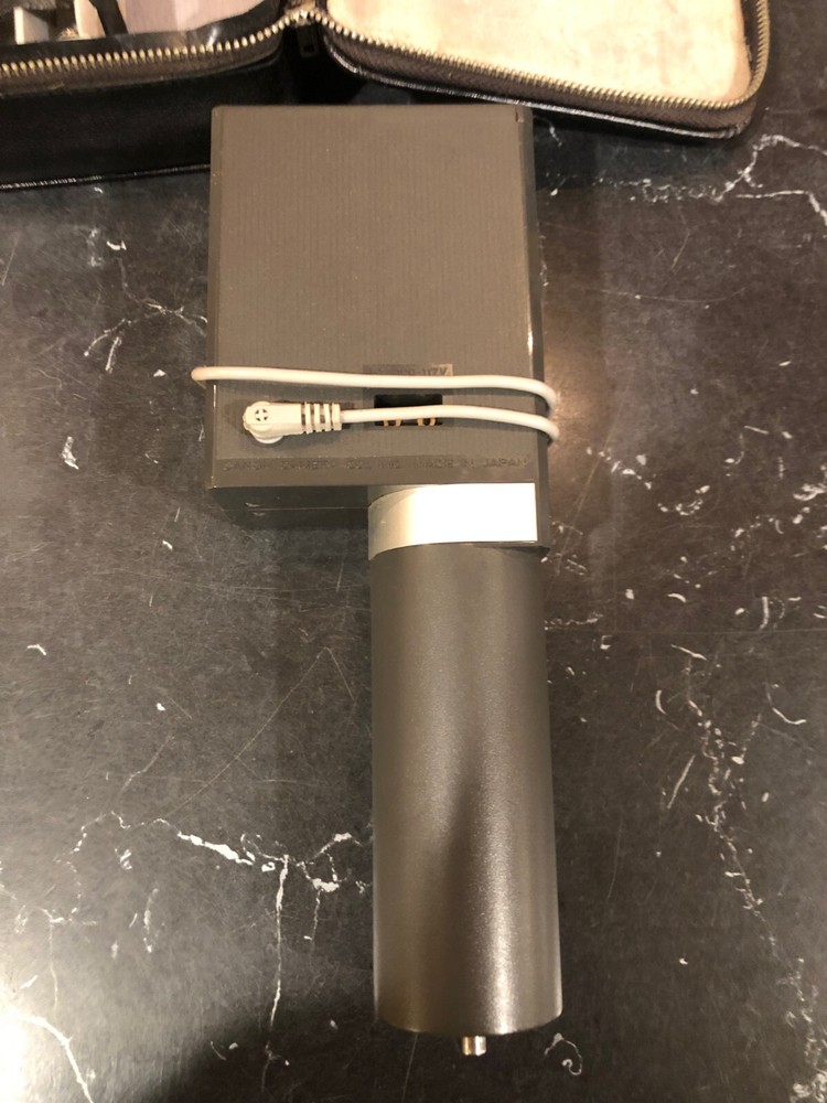 CANON SPEEDLITE 200 WITH CASE IN BOX: RARE